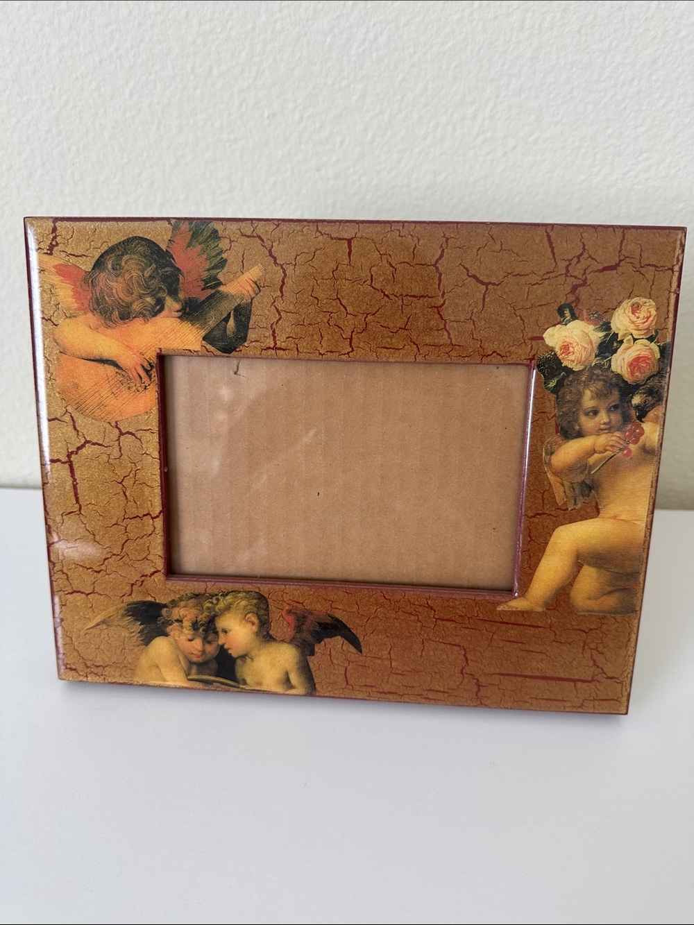 Cherub Decorative Picture Frame in Antique Gold